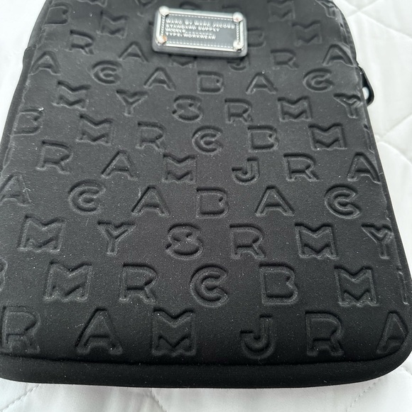 Marc by Marc Jacobs Embossed IPad Case - Picture 4 of 5